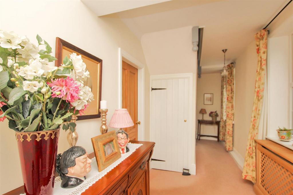 Hallway.JPG