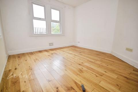 3 bedroom apartment to rent, Manor Street Gillingham ME7