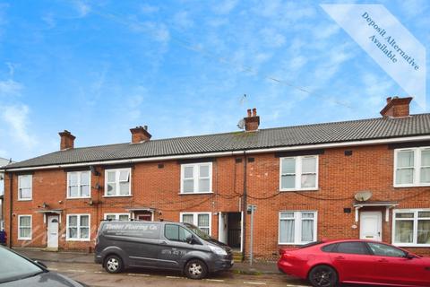 3 bedroom apartment to rent, Manor Street Gillingham ME7