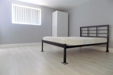 1 bedroom house of multiple occupation to rent, Biscot Road, Luton, Bedfordshire