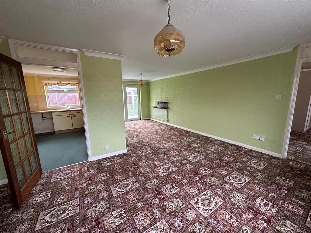Sitting Room/Dining Room