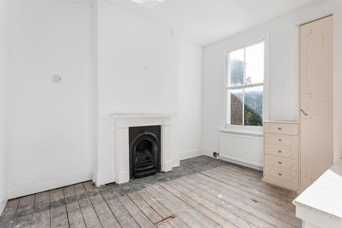 4 bedroom flat for sale, Favart Road Fulham London SW6