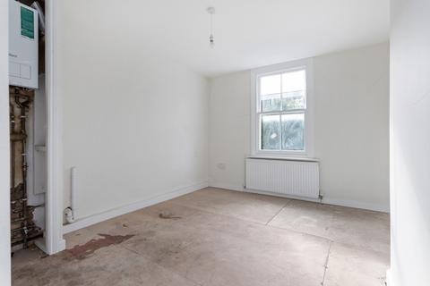 4 bedroom flat for sale, Favart Road Fulham London SW6