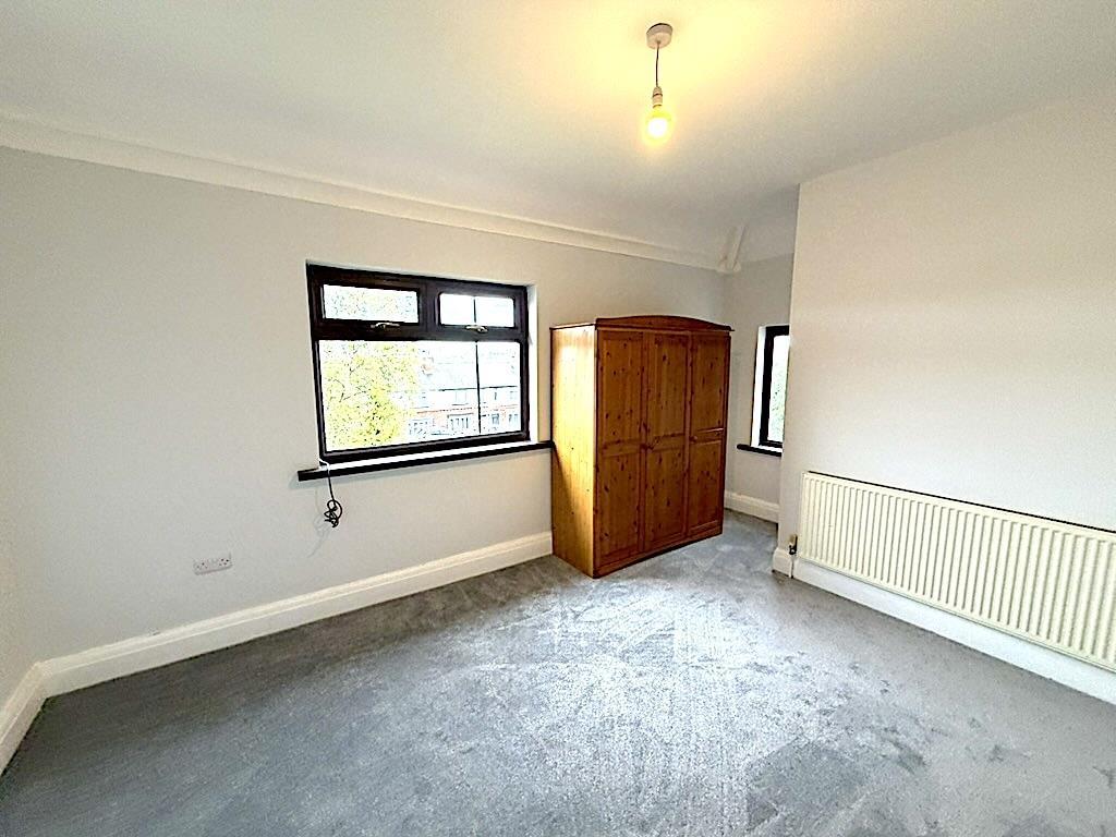 Bedroom 1 3rd.jpg