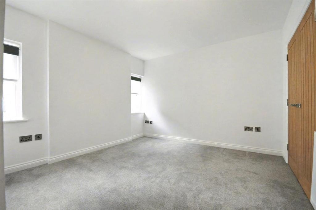 Bed 2.jpg
