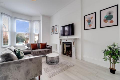 2 bedroom flat to rent, Christchurch Road GL50 2NY