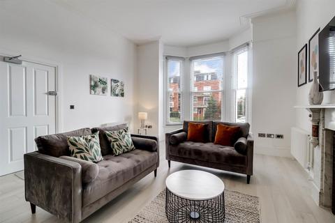 2 bedroom flat to rent, Christchurch Road GL50 2NY