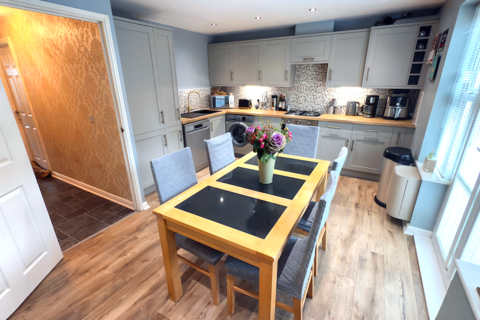 4 bedroom townhouse for sale, Sunset View, Dipton DH9