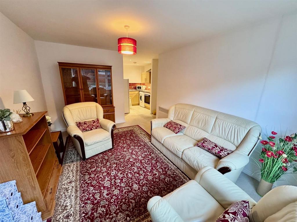 Lounge 3.jpg