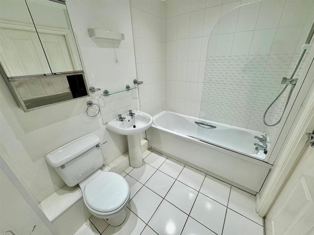 Bathroom.jpg