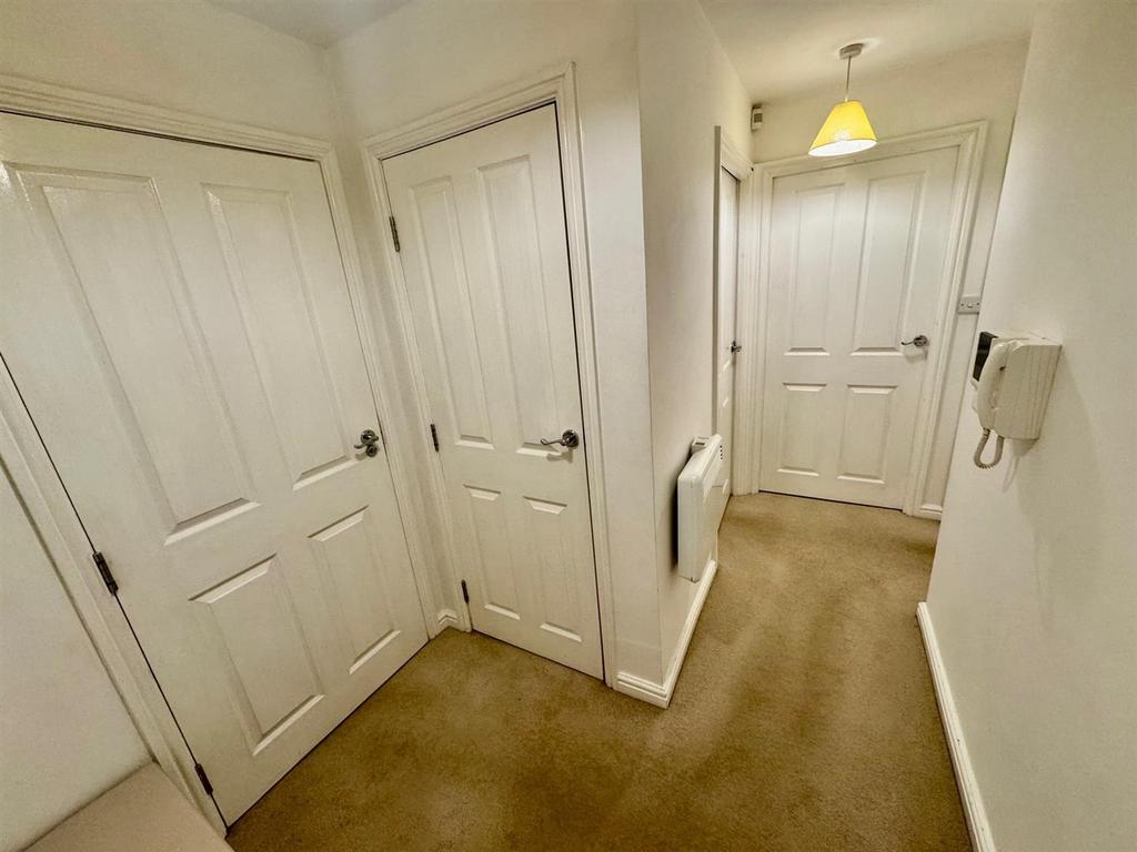 Hallway.jpg