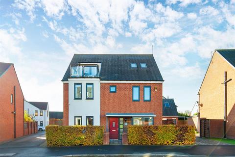 5 bedroom detached house for sale, Shoreswood Way, Great Park, NE13