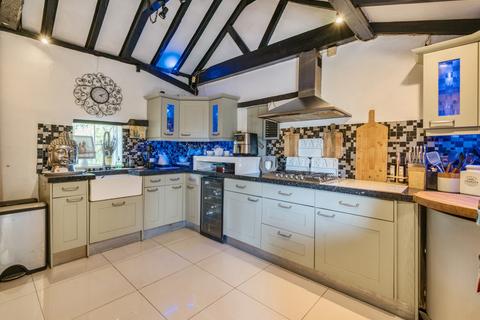 undefined, Swan Lane, Cheltenham GL52