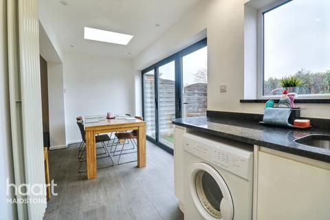 5 Cottenham Close, East Malling, West Malling, ME19 6BY
