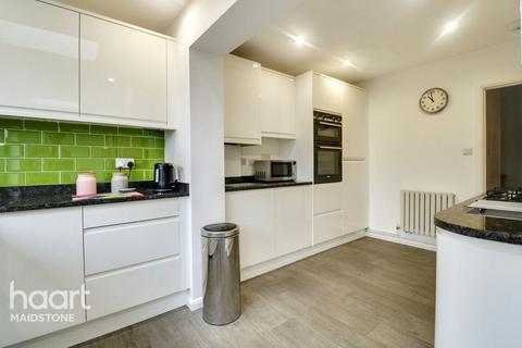 5 Cottenham Close, East Malling, West Malling, ME19 6BY