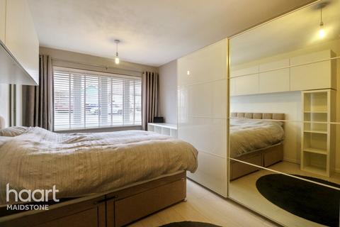5 Cottenham Close, East Malling, West Malling, ME19 6BY