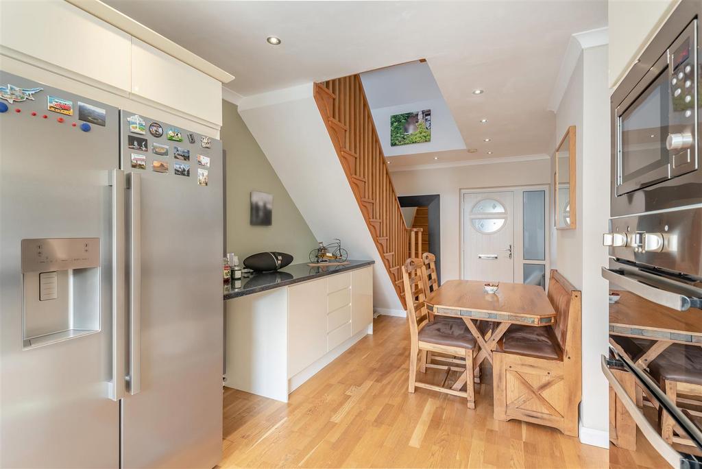 8667453-interior16.jpg