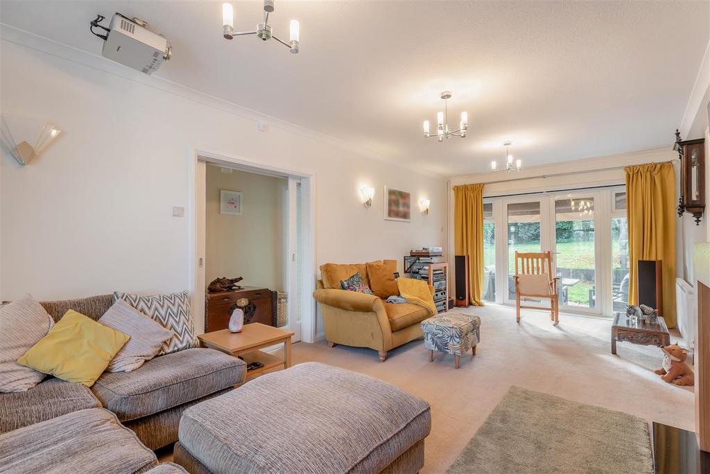 8667453-interior30.jpg