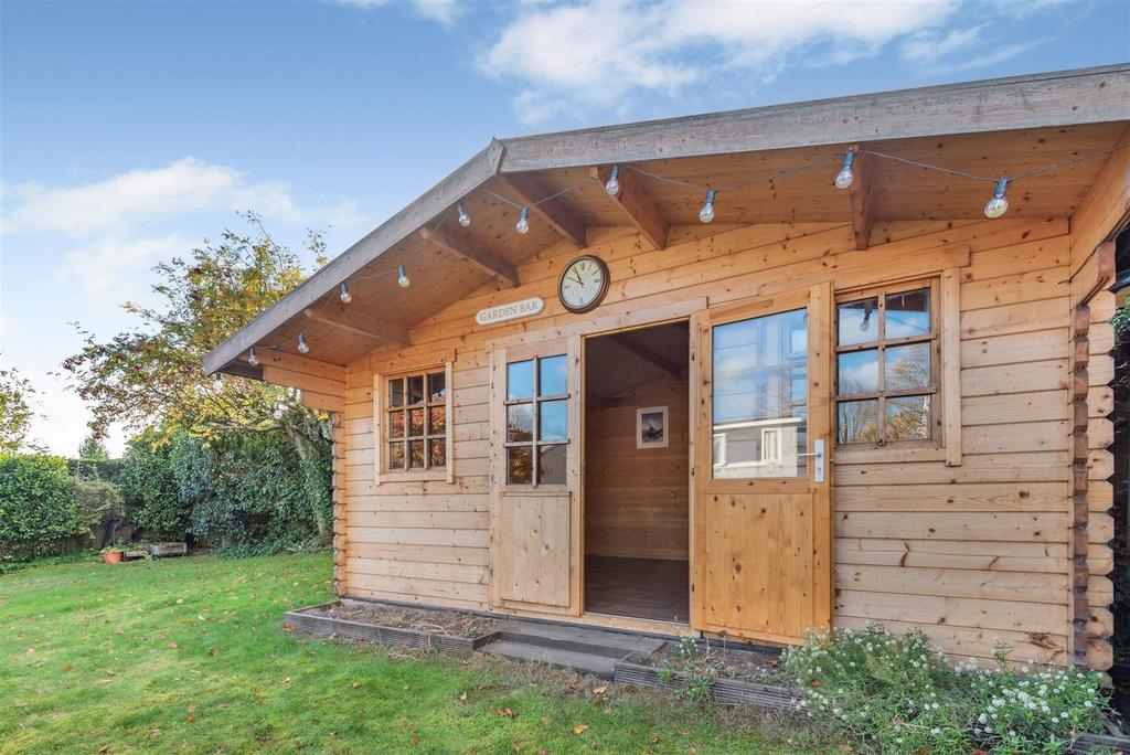 8667453-exterior09.jpg