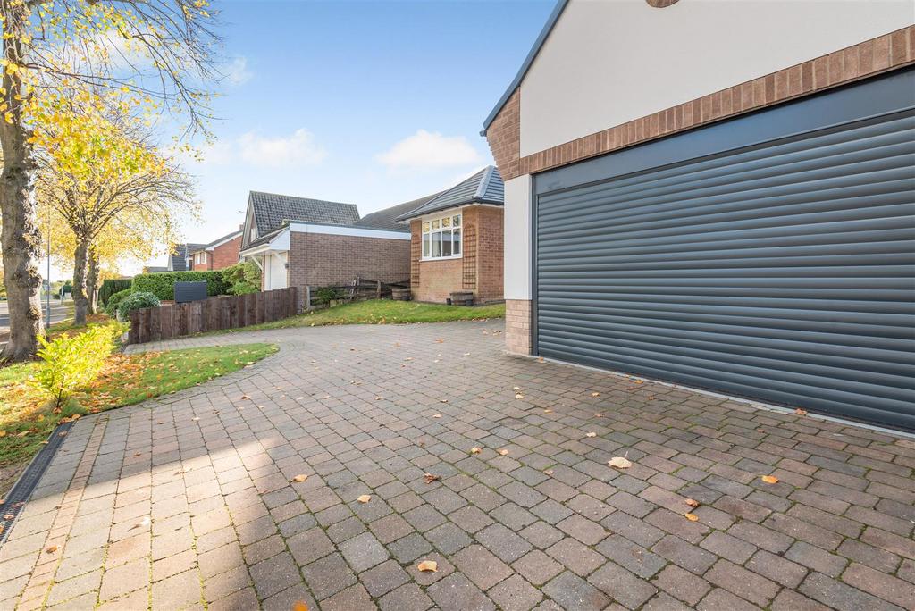 8667453-exterior18.jpg