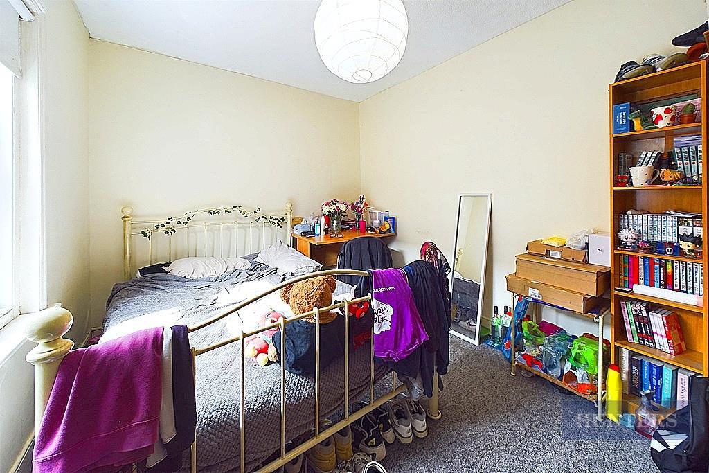 CAM01635 G0-PR0178-STILL016.jpg