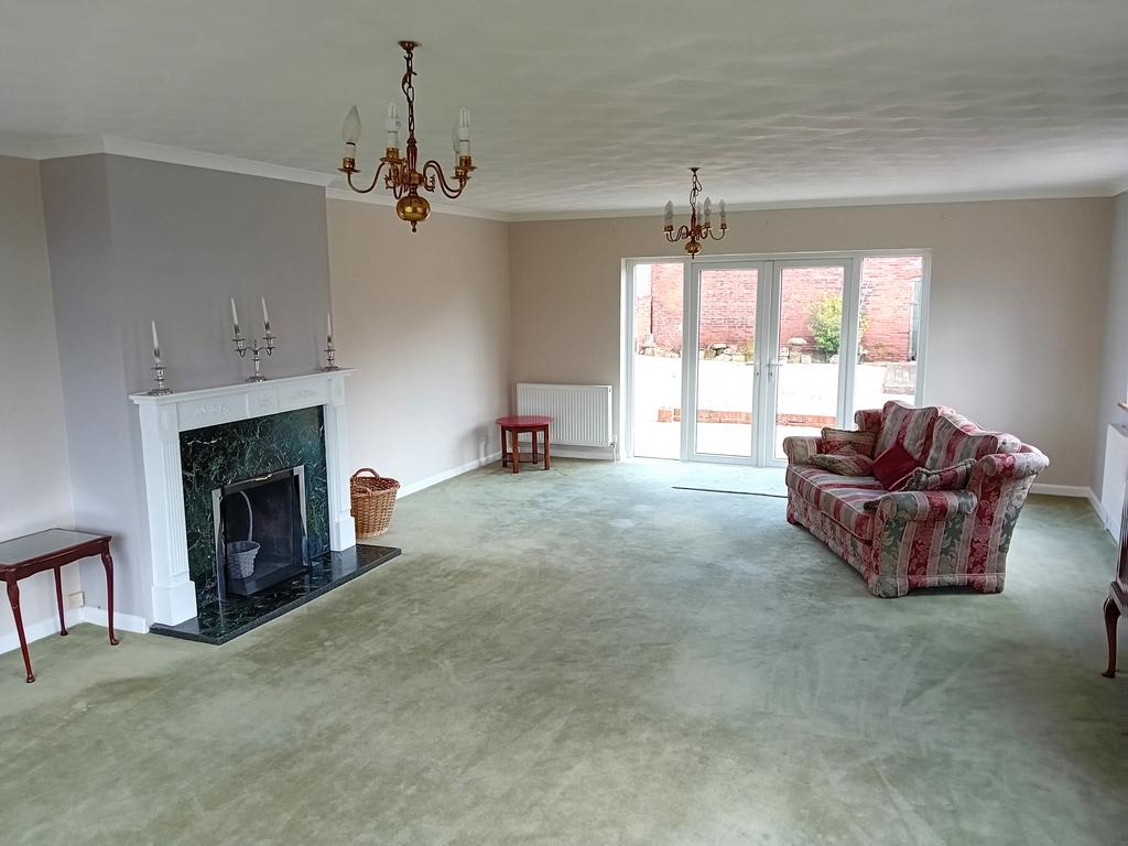 Spacious Drawing Room