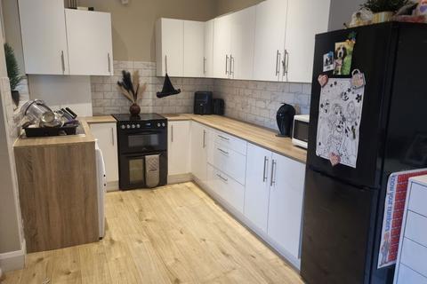2 bedroom semi-detached house to rent, Bent Street, Brierley Hill DY5