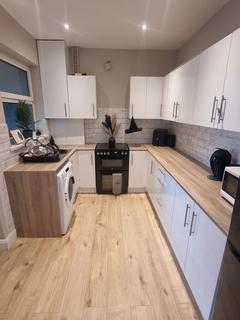 2 bedroom semi-detached house to rent, Bent Street, Brierley Hill DY5