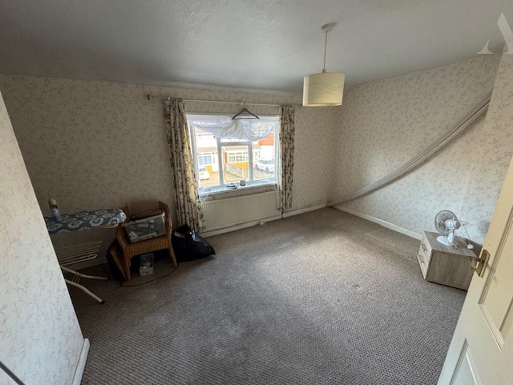 11 Findon Road - Bedroom 1.jpeg