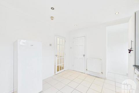 3 bedroom end of terrace house for sale, Gerard Avenue, Coventry, West Midlands, CV4 8GA