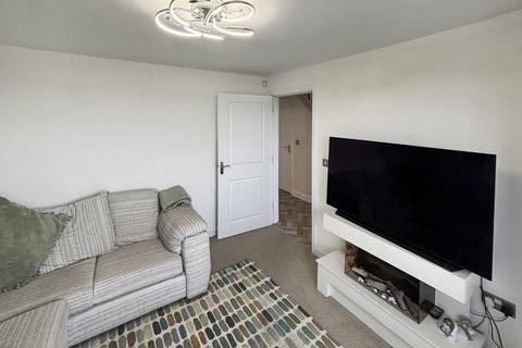 undefined, Bryn Uchaf, Bryn SA14