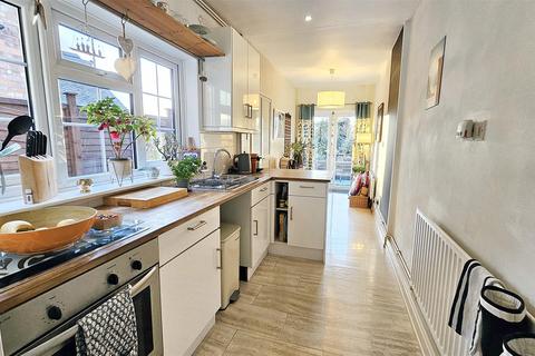 2 bedroom terraced house for sale, Sandhurst Street, Oadby