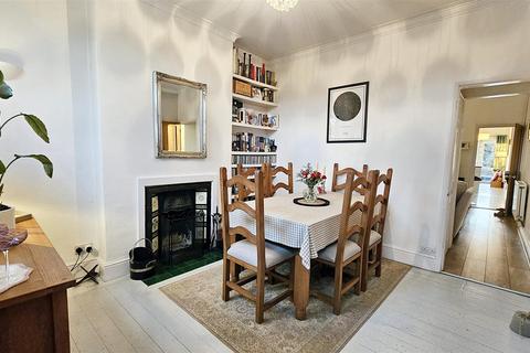 2 bedroom terraced house for sale, Sandhurst Street, Oadby
