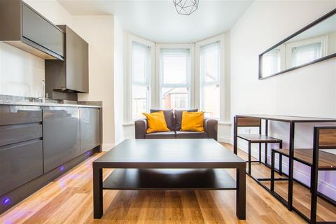 2 bedroom apartment to rent, Queens Road, Jesmond, Newcastle Upon Tyne