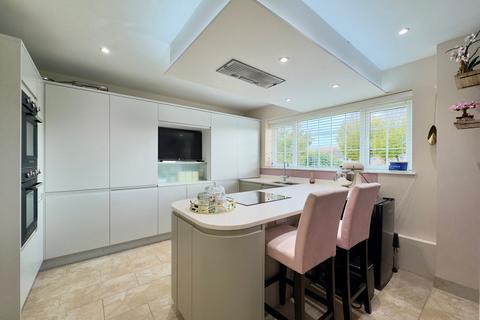 4 bedroom detached house for sale, Collinsmith Drive, Grove, OX12