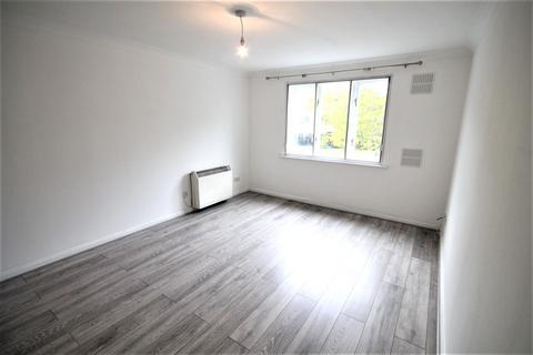 2 bedroom flat for sale, Juniper Court, Grove Road, TW3