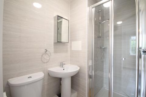 2 bedroom flat for sale, Juniper Court, Grove Road, TW3