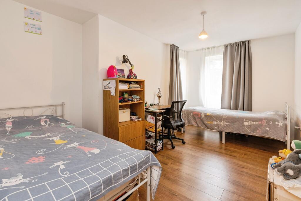 Bedroom 1.jpeg
