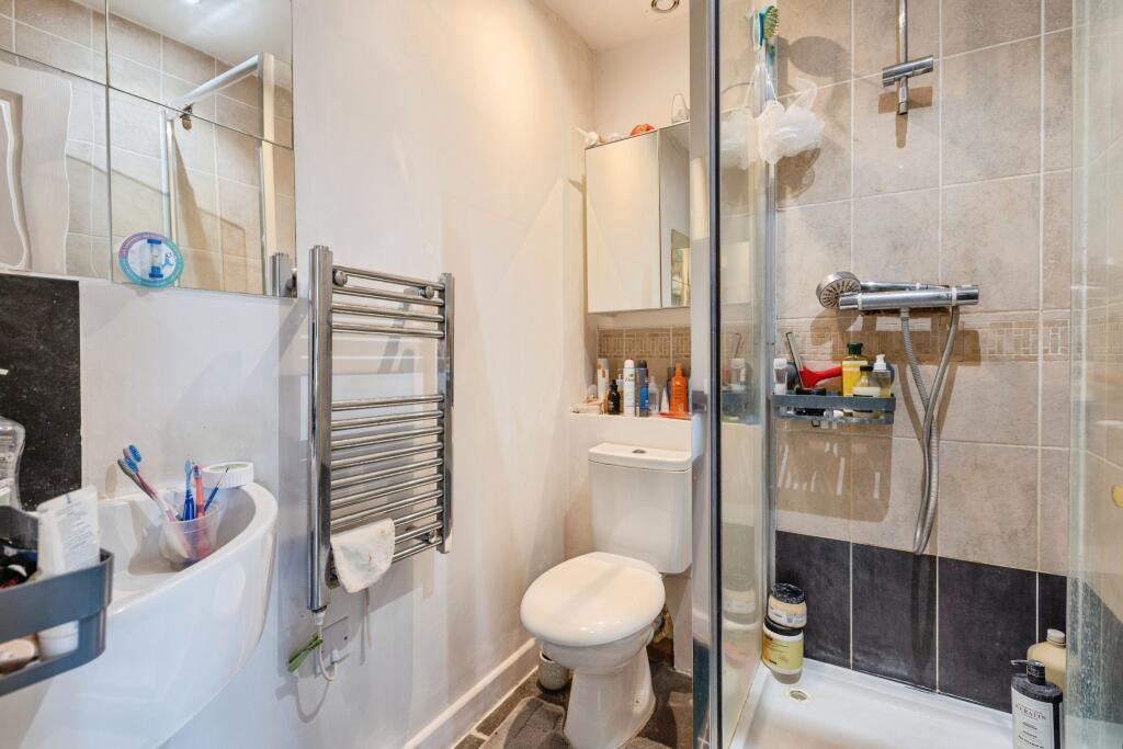 Shower room 1.jpeg