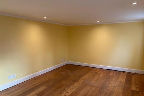 1 bedroom barn conversion to rent, Oddington Road, Stow on the Wold