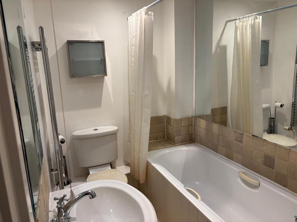 Bathroom.jpg