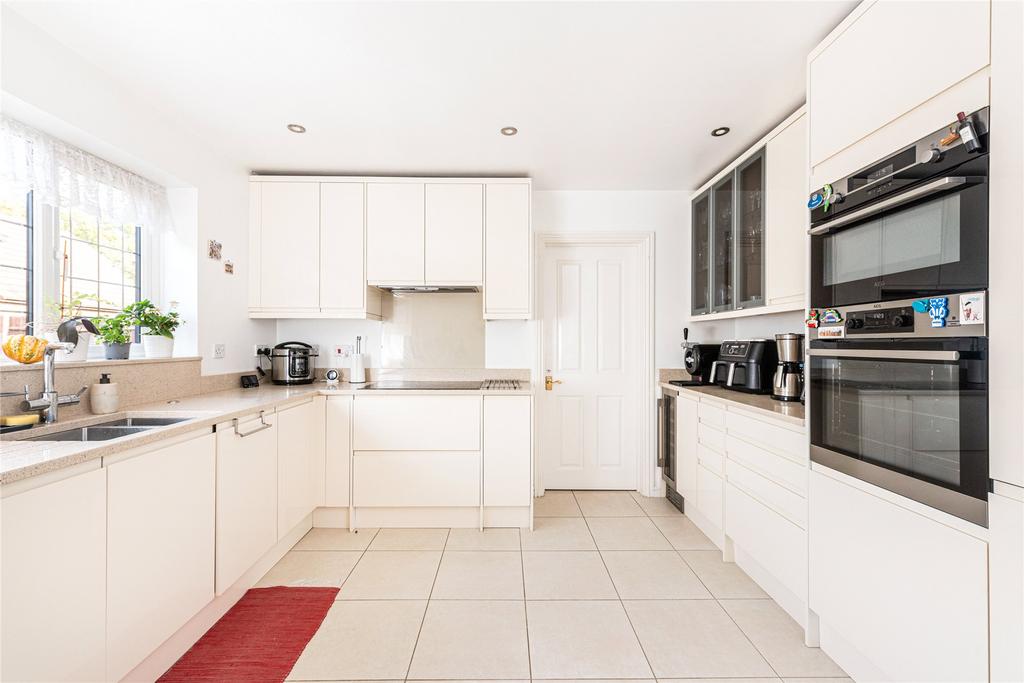 Kitchen/Breakfast Rm