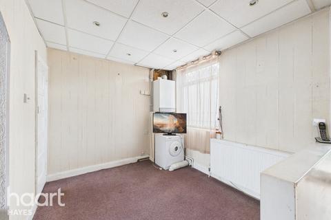 2 bedroom end of terrace house for sale, Repton Avenue, Hayes