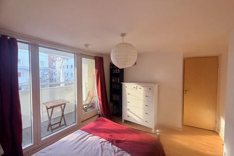 2 bedroom apartment for sale, 1 Royal Quay, Liverpool L3