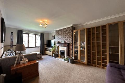 4 bedroom detached house for sale, Holmes Park, Eastrington, Goole