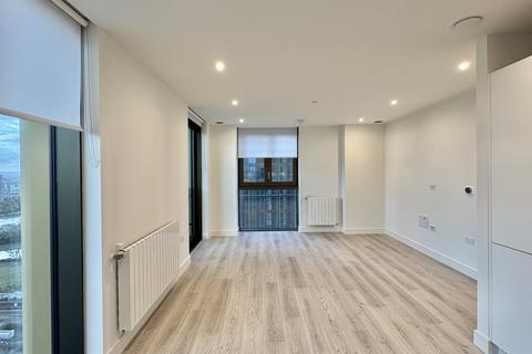 3 bedroom apartment to rent, Menara Point, London E16