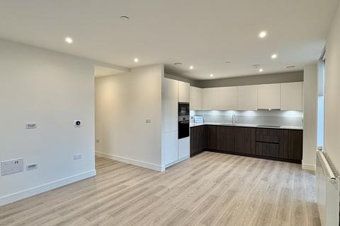 3 bedroom apartment to rent, Menara Point, London E16
