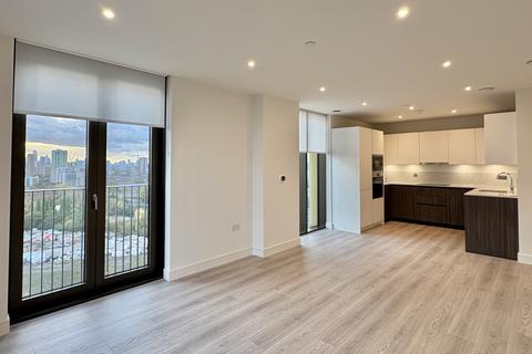 2 bedroom apartment to rent, Twelve Trees Park, London E16