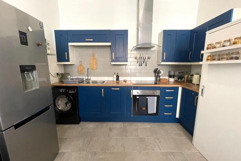 2 bedroom apartment for sale, High Street, Glastonbury
