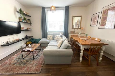 2 bedroom apartment for sale, High Street, Glastonbury